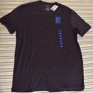 NWT Kohl’s Apt. 9 V neck t shirt Large